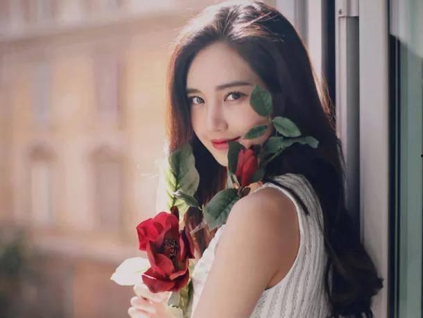 女主在娱乐圈吃瓜文推荐,女主的瓜田奇遇记